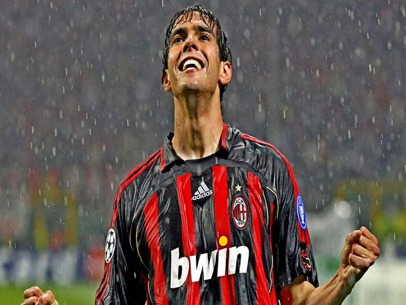 Kaka từng giành được rất nhiều thành công trong màu áo AC Milan